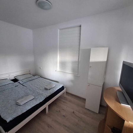Sarga311 Ueduelohaz Szeged Villa Luaran gambar